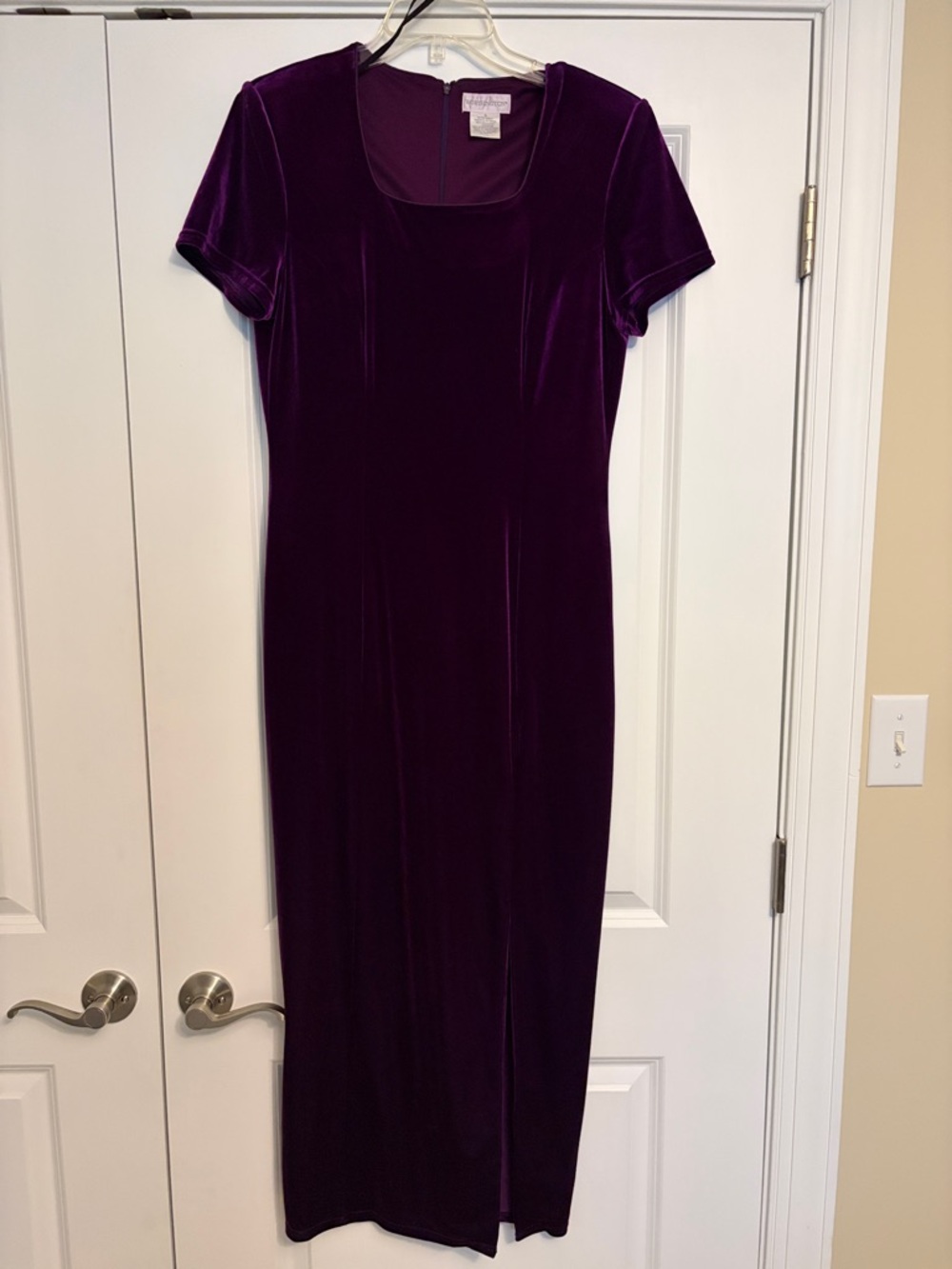 Women’s Velvet Short-Sleeve Maxi Dress in Deep Purple